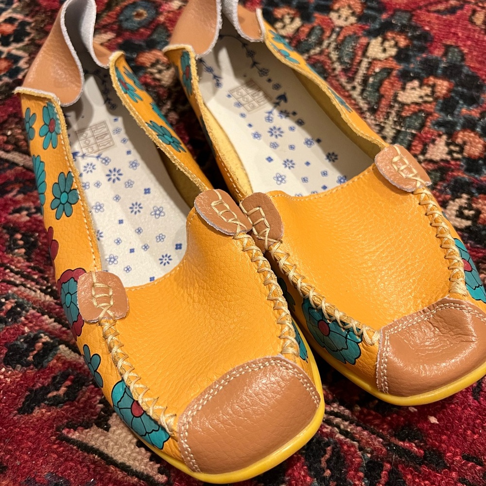 Yellow floral slip on shoes 10/11